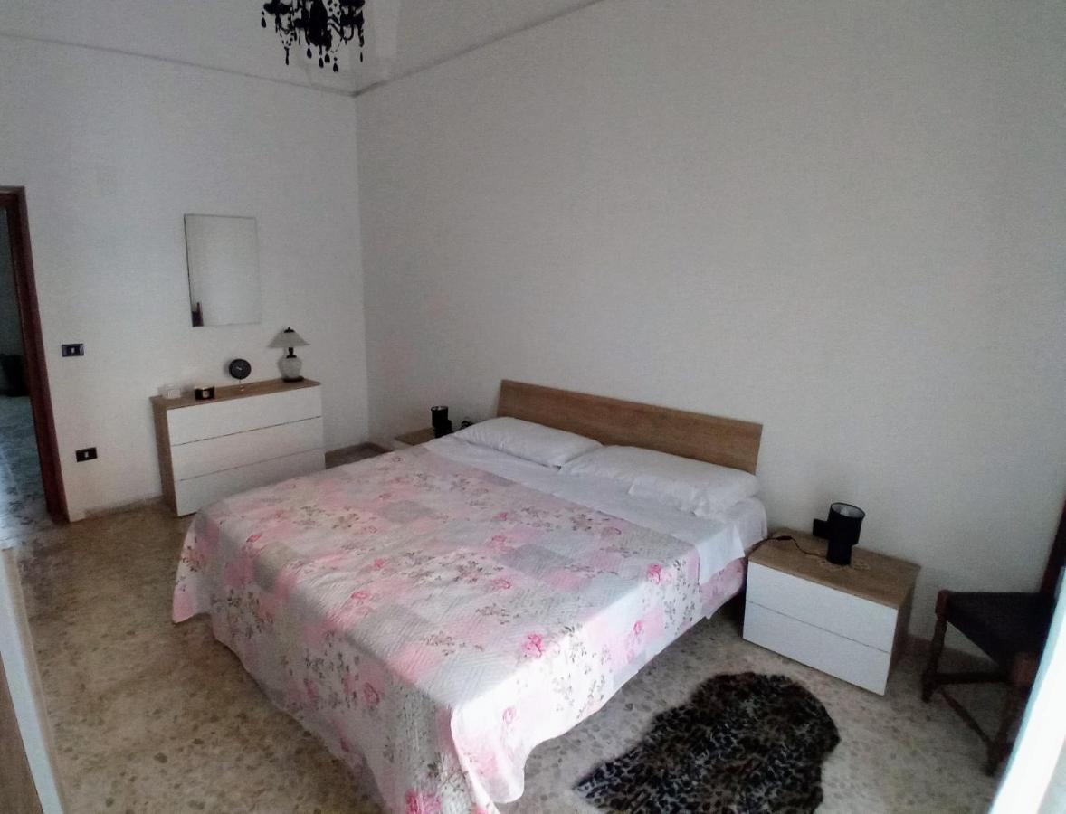 Casa Vacanza Nonna Emma Villa Lizzano  Buitenkant foto